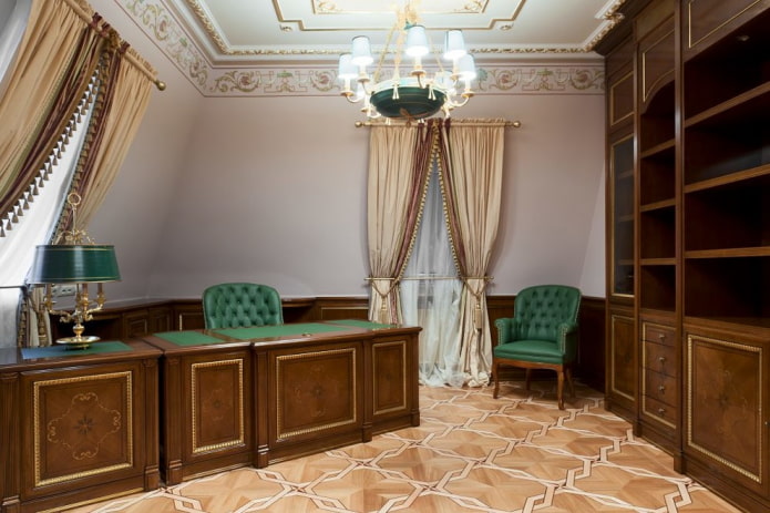 ventanas abuhardilladas con cortinas de estilo clásico