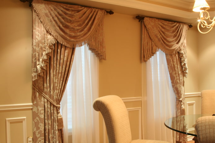 cortinas de un lado en estilo clásico