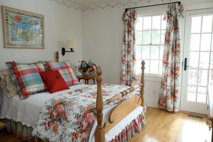 cortinas con estampado floral para el dormitorio