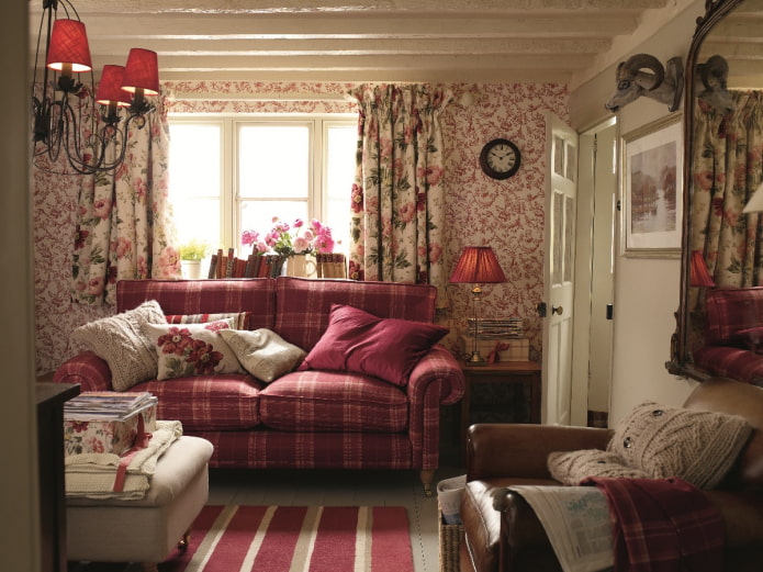 cortinas con estampado floral en estilo rústico