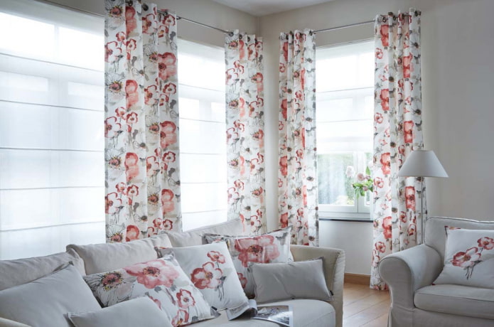 Cortinas florales combinadas con textiles