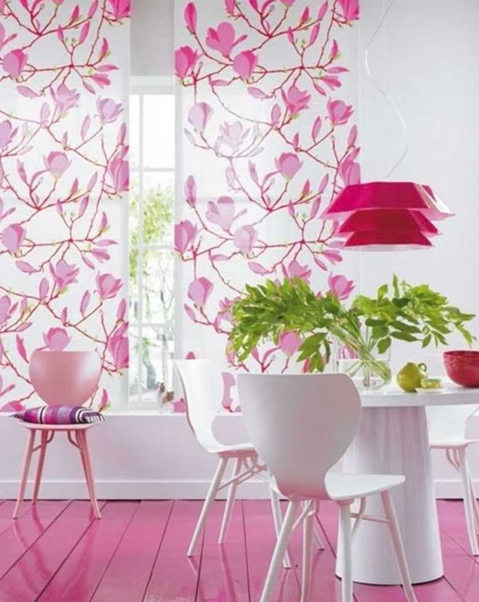 cortinas con estampado floral rosa