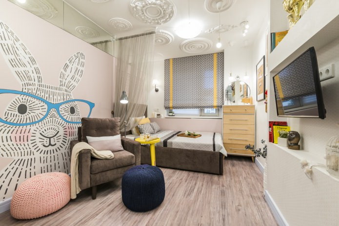 Persianas romanas con un adorno en el interior de una habitación infantil para adolescentes