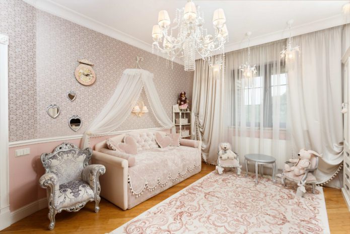 Cortinas beige de estilo clásico para habitación infantil