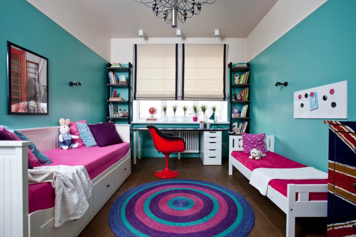 Persianas romanas en una habitación infantil para dos niños
