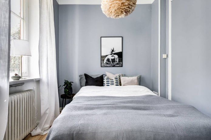 cortinas blancas en un dormitorio gris