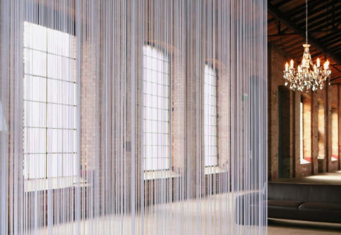 cortinas de hilo en el estilo loft