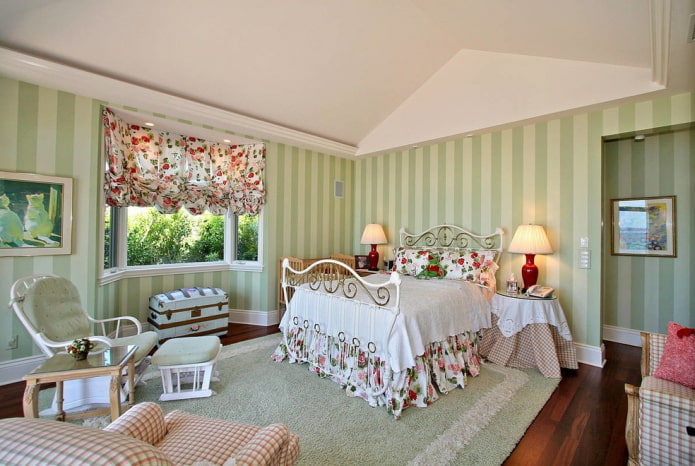 Cortinas florales para dormitorio de estilo provenzal