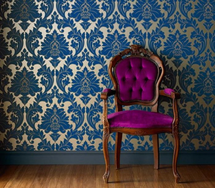 Papel pintado azul y dorado
