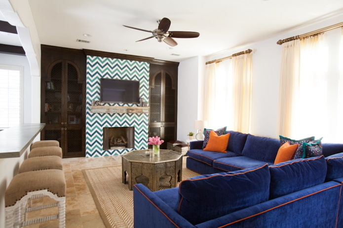 sofá azul de estilo oriental