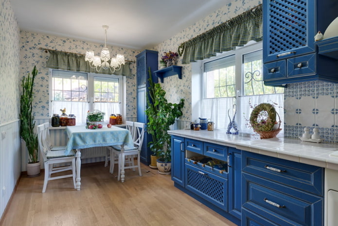cocina en tonos azules al estilo provenzal