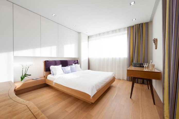 cortinas con una combinación de lila y amarillo