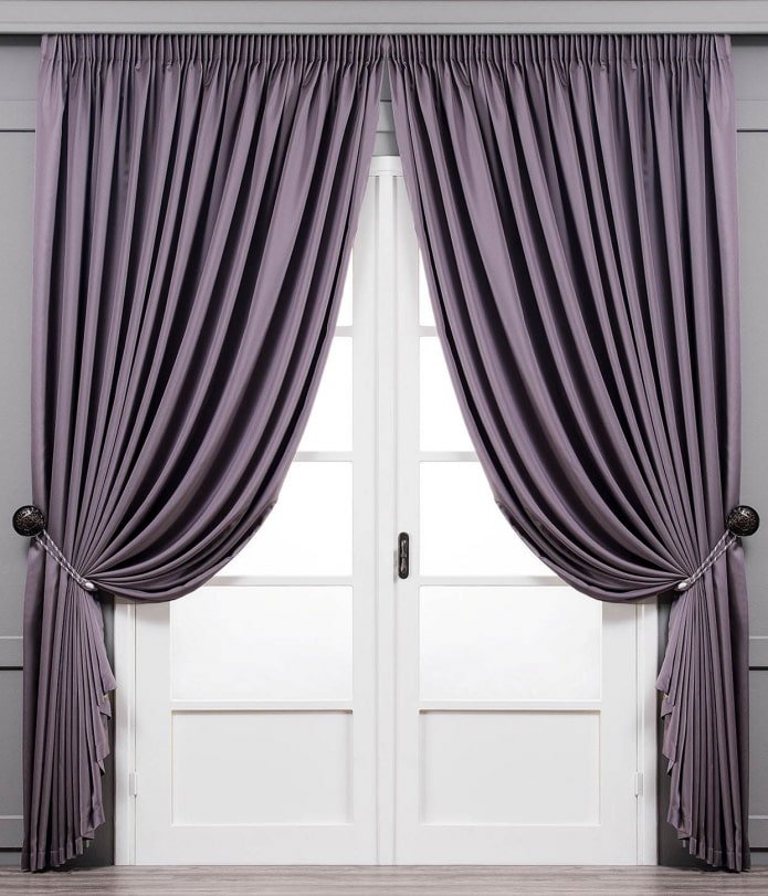 cortinas lila oscuro con soportes