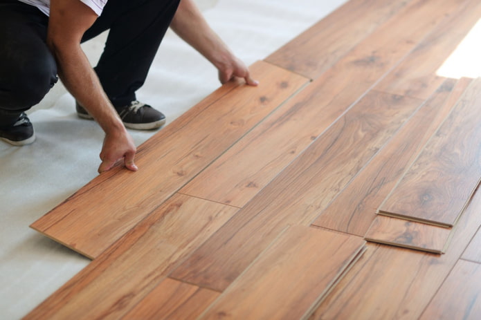 suelo laminado sobre hormigón