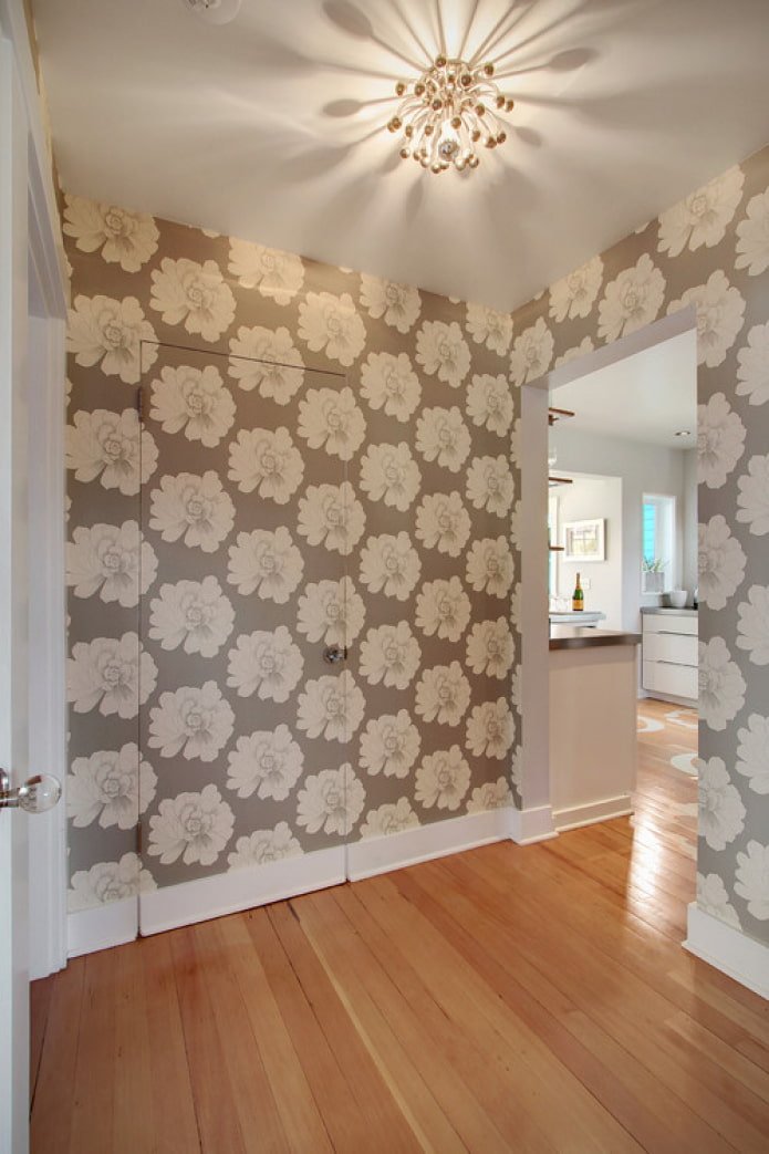 papel pintado en la puerta