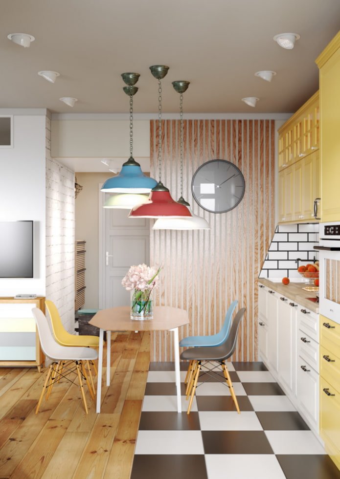 Combinación de laminado y azulejos en el interior de la cocina