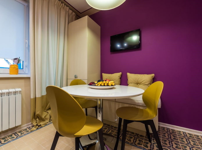 comedor morado y amarillo