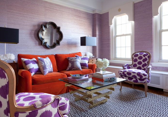 una combinación de morado y naranja