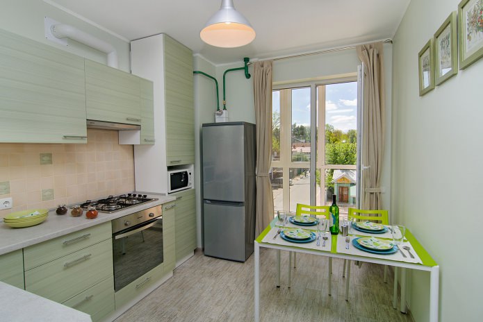 Cocina en el interior de un apartamento de una habitación de 42 m².