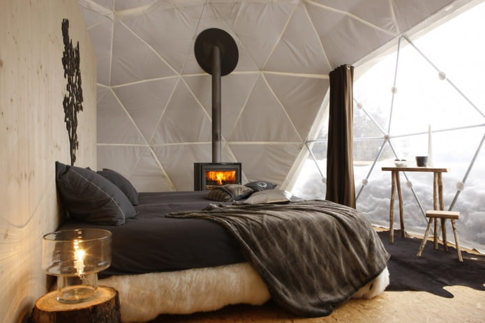 Interior de dormitorio de estilo ecológico