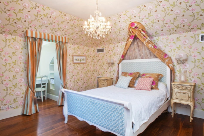 diseño de un dormitorio abuhardillado con puesto de trabajo