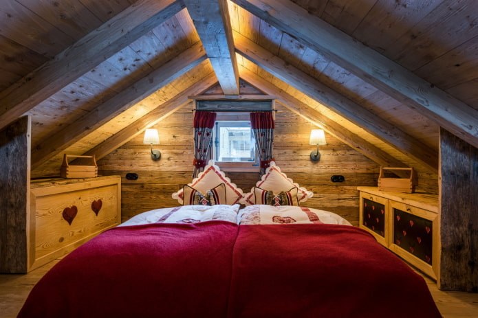interior de dormitorio abuhardillado estilo chalet
