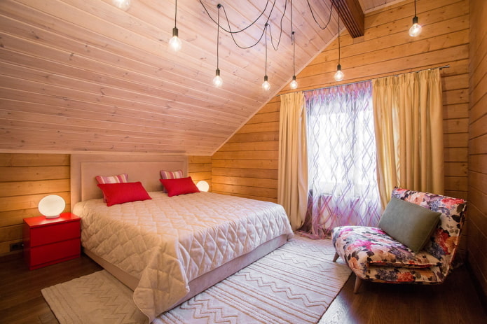 disposición de un dormitorio abuhardillado