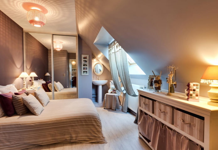 disposición de un dormitorio abuhardillado