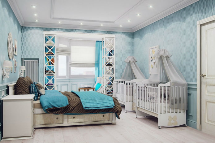 Cuna en el interior del dormitorio