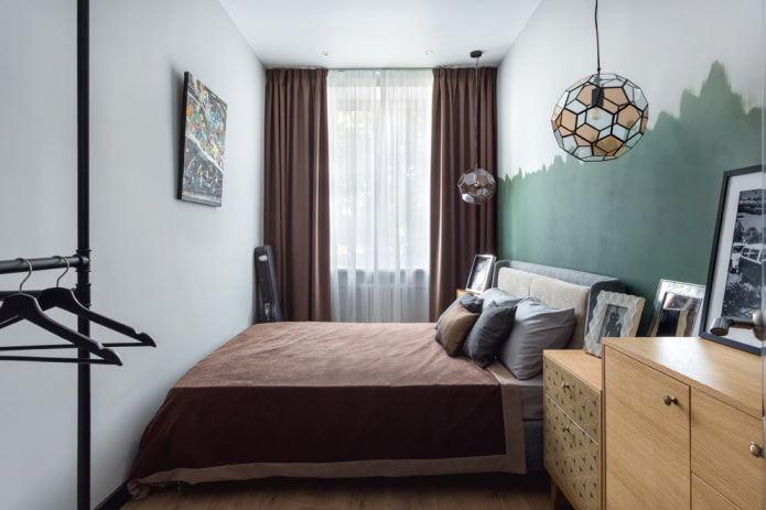 Dormitorio de estilo escandinavo en una Khrushchevka