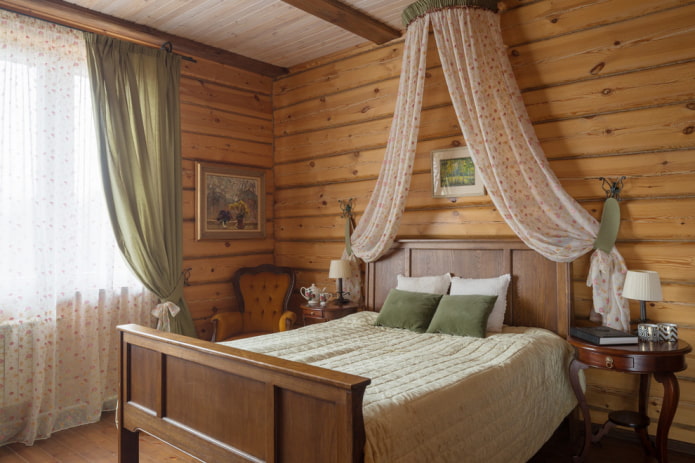 Textiles y decoración en un dormitorio de estilo rústico