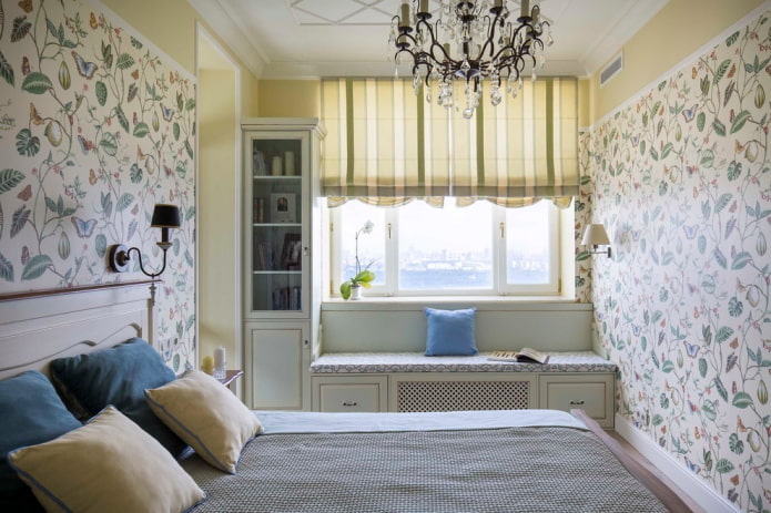 Textiles y decoración en el interior del dormitorio de estilo provenzal