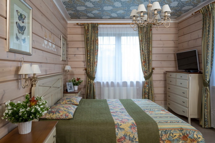 dormitorio de estilo provenzal en el interior de la casa