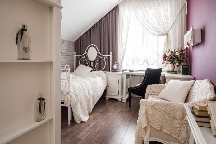 Interior de dormitorio en estilo provenzal