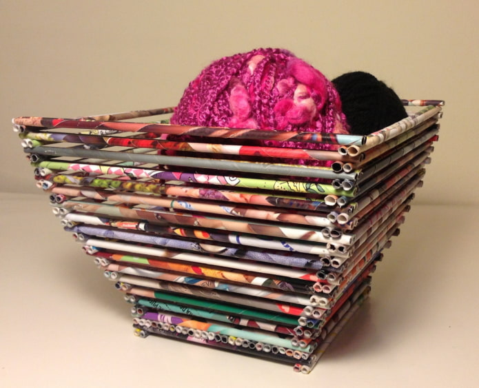 Cesta para hilo de tubos de revistas