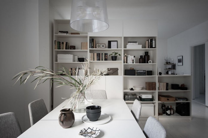 Estructura de estantería en un interior de estilo clásico