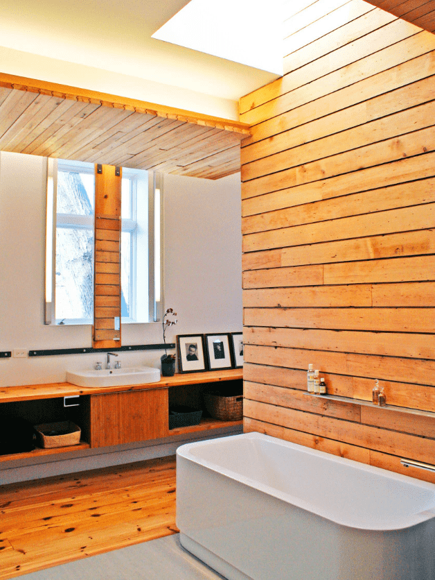 revestimiento de estilo europeo en la pared del interior del baño