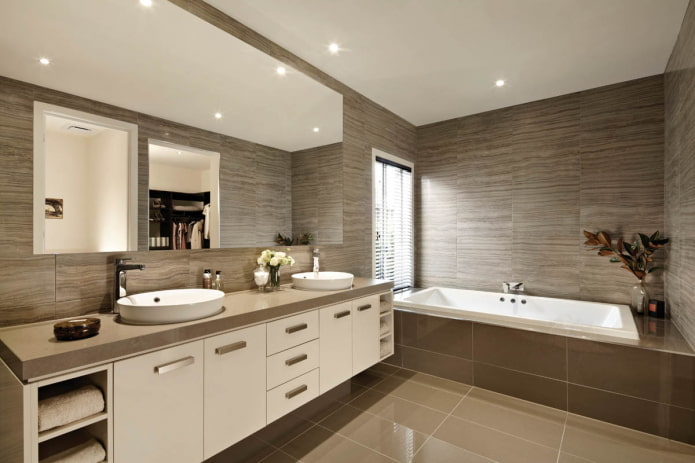 paredes marrones en el interior del baño