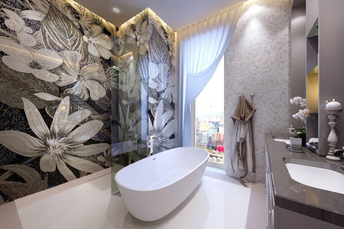 mosaico en la pared del interior del baño