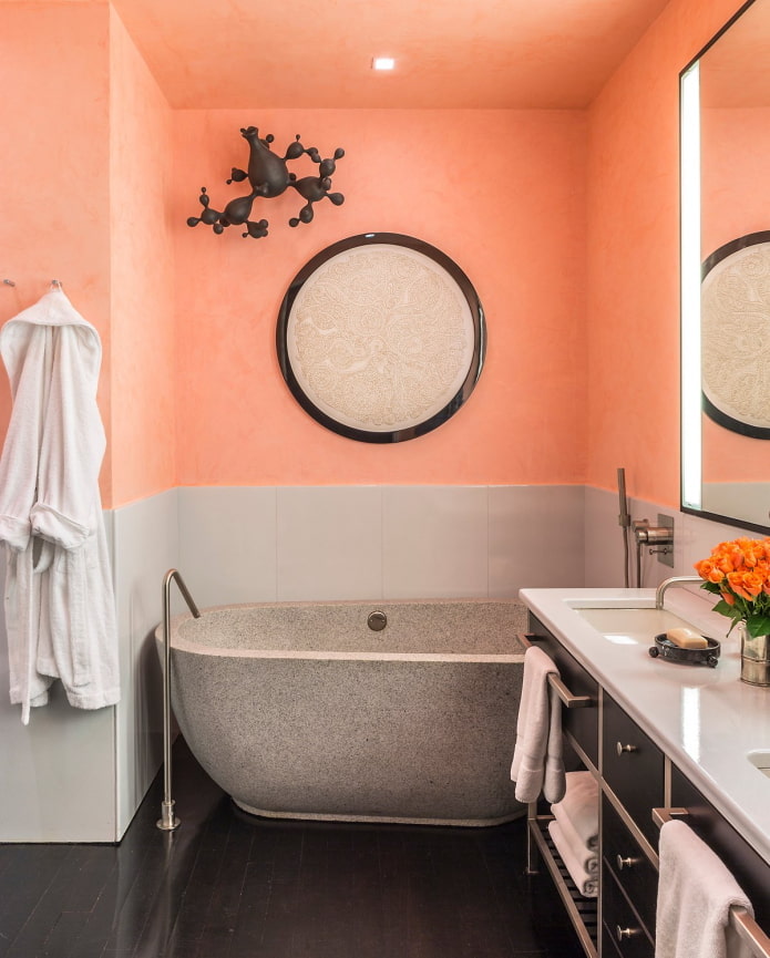 paredes combinadas en el interior del baño