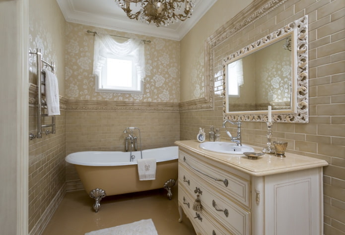 Diseño de paredes en un baño de estilo clásico