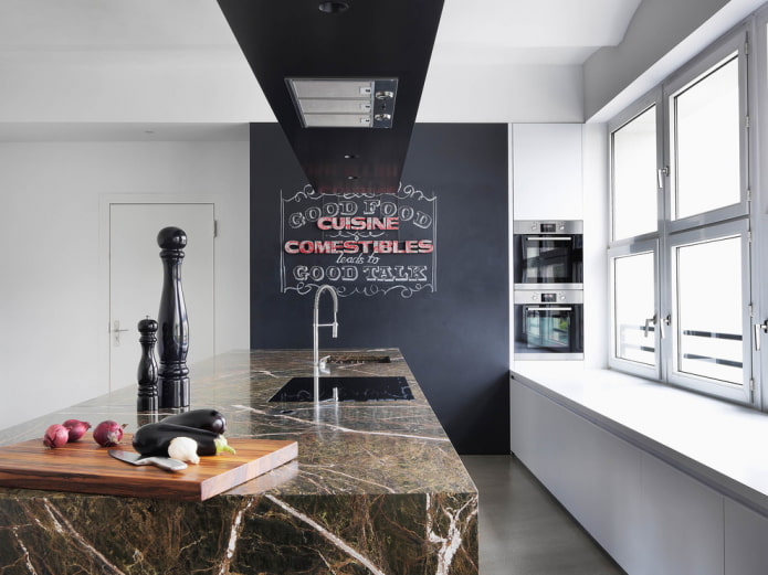 pared para dibujar con tiza en la cocina