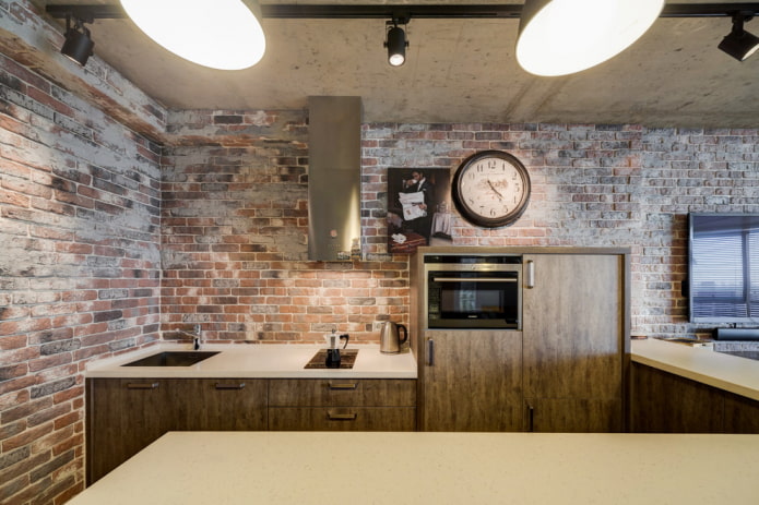 Pared de ladrillos en la cocina
