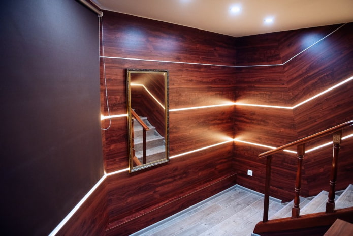 Decoración del pasillo con paneles de MDF iluminados