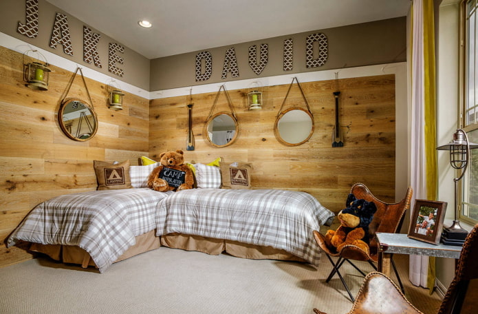 laminado en la pared en el interior de la habitación infantil
