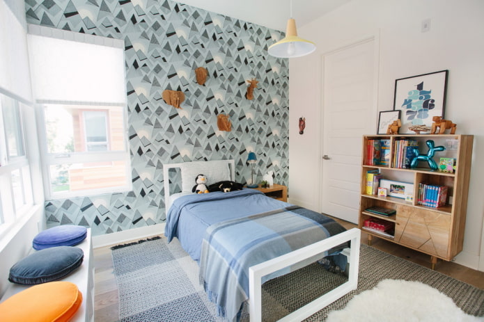 Revestimiento de pared en una habitación infantil de estilo moderno