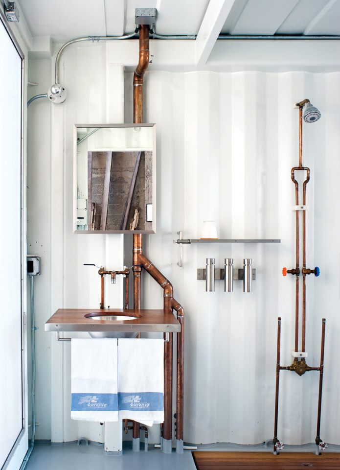 Decoración de baño en estilo loft