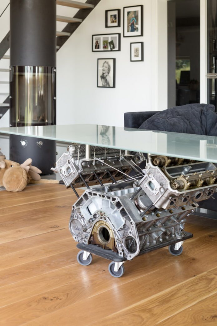 mesa de un motor