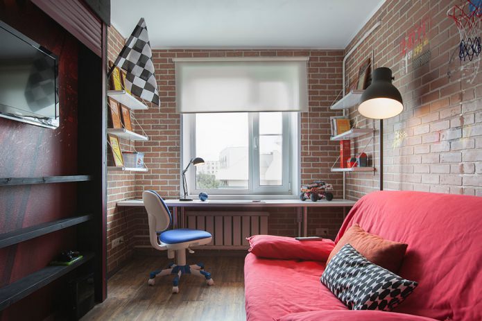 Interior de habitación infantil estilo loft con paredes de ladrillo