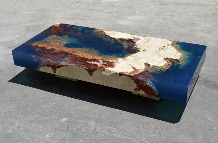 Mesa de piedra con epoxi
